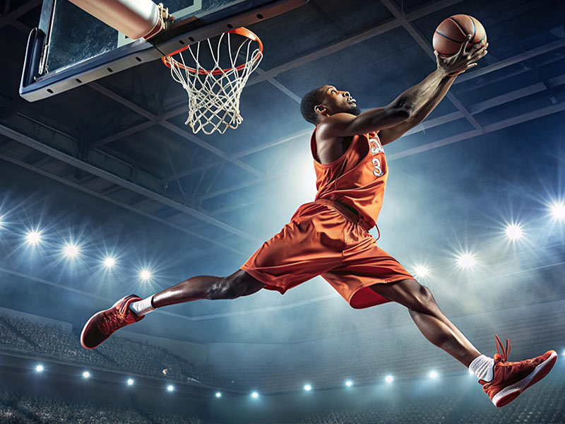 今日多特與鵜鶘新秀費(fèi)爾斯爆發(fā)激烈沖突，一旁的SGA都看呆了